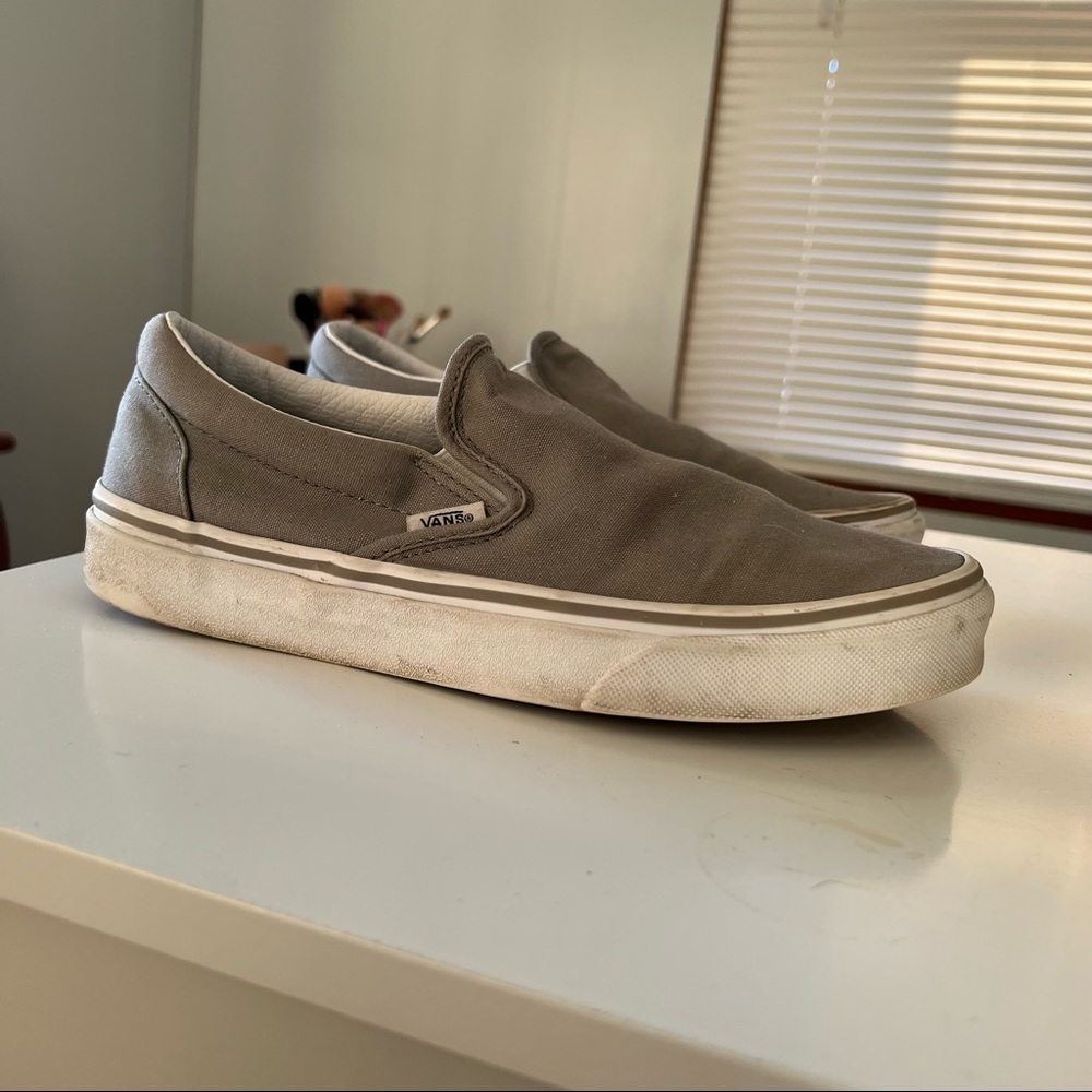 ⚡️SOLD⚡️ Vans classics slip on Grey Wild Dove/True White size 8.5 - Picture 9 of 11